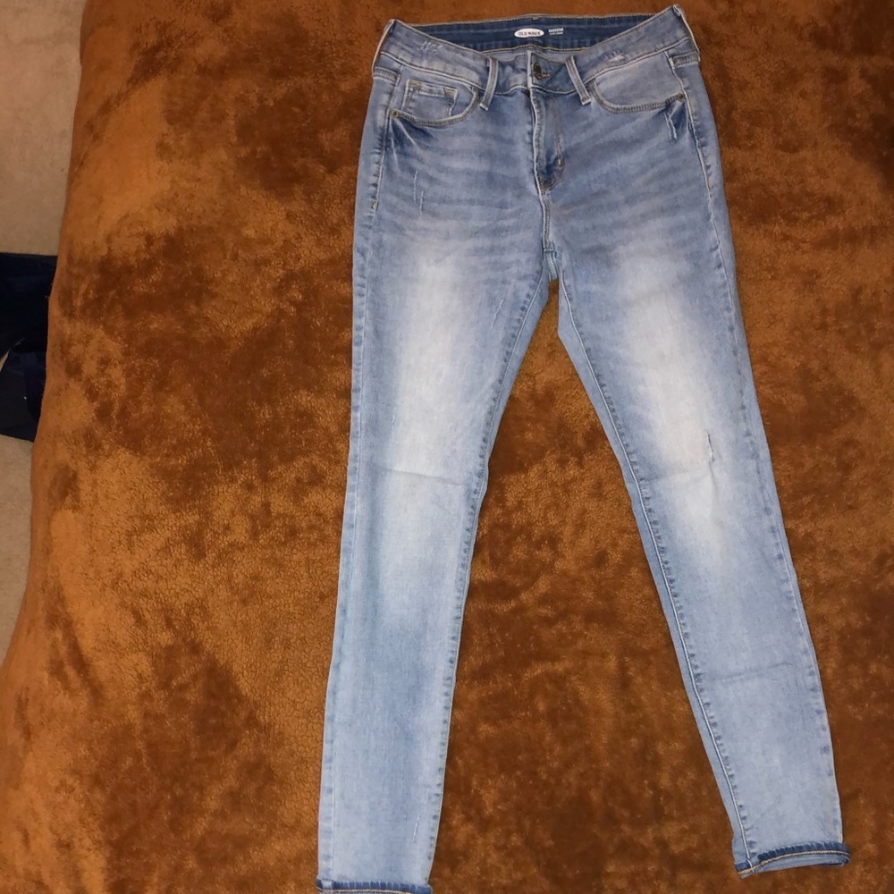 High Rise Light Wash Ripped Jean - Picture 2 of 4